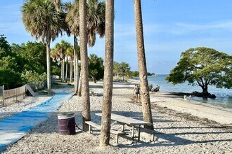 6327 S Renellie Ct in Tampa, FL - Building Photo - Building Photo