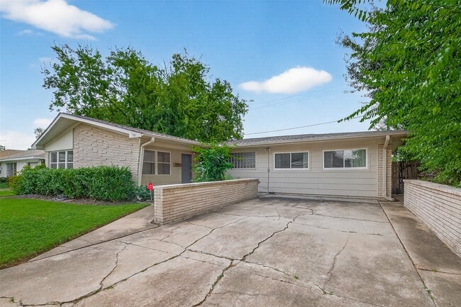 5001 Libbey Dr in Houston, TX - Building Photo - Building Photo