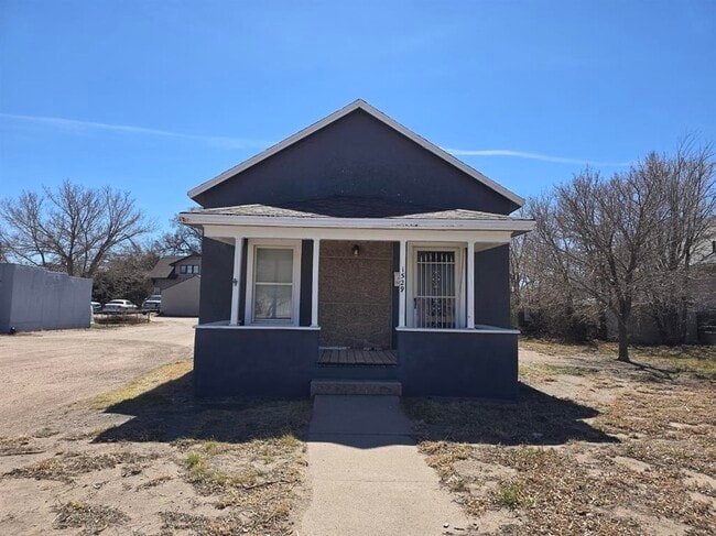 property at 1529 Illinois St