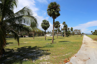 Suni Sands Mobile Home Park in Jupiter, FL - Building Photo - Building Photo