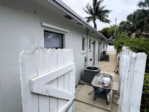 2226 Cody St in Hollywood, FL - Building Photo - Building Photo