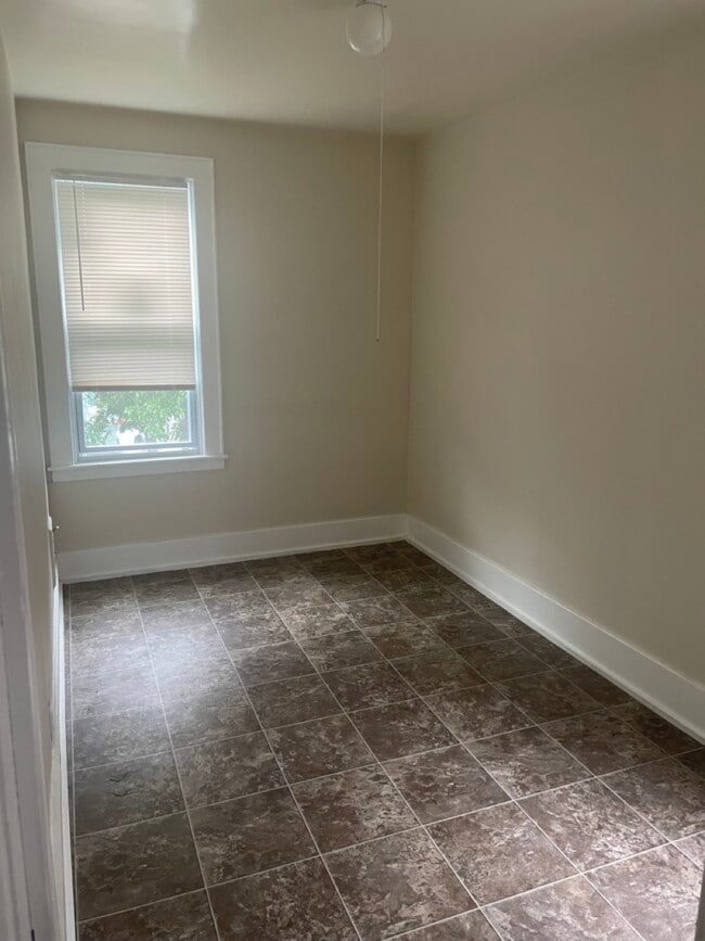 1211 City St, Unit 2 in Utica, NY - Foto de edificio - Building Photo