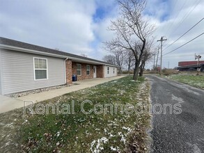 2100 W Orchard St-Unit -Unit B in Marion, IL - Building Photo - Building Photo