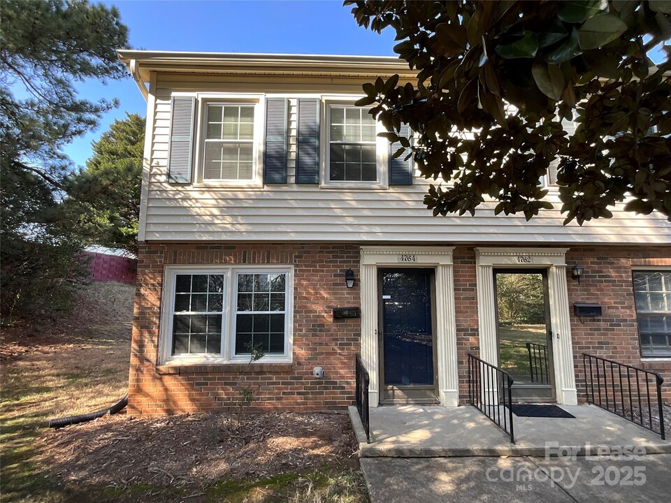 4764 Old Lantern Way in Charlotte, NC - Building Photo