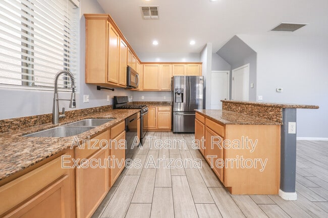 property at 2262 W Night Air Ln