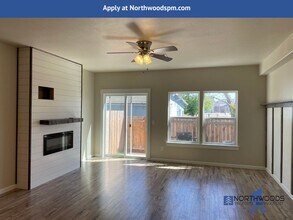 7816 Phaedra Ln in White City, OR - Foto de edificio - Building Photo