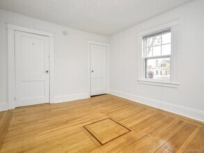 60 Park Ave in Port Washington, NY - Building Photo - Building Photo