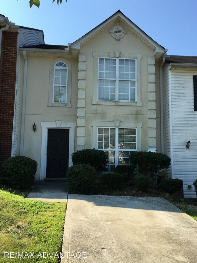 330 Saratoga Pl Rentals in Riverdale, GA
