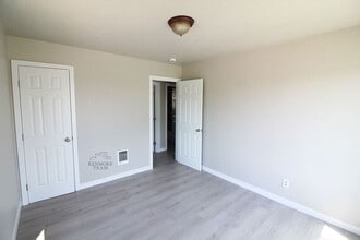 19 E 14th Ave in Kennewick, WA - Building Photo - Building Photo