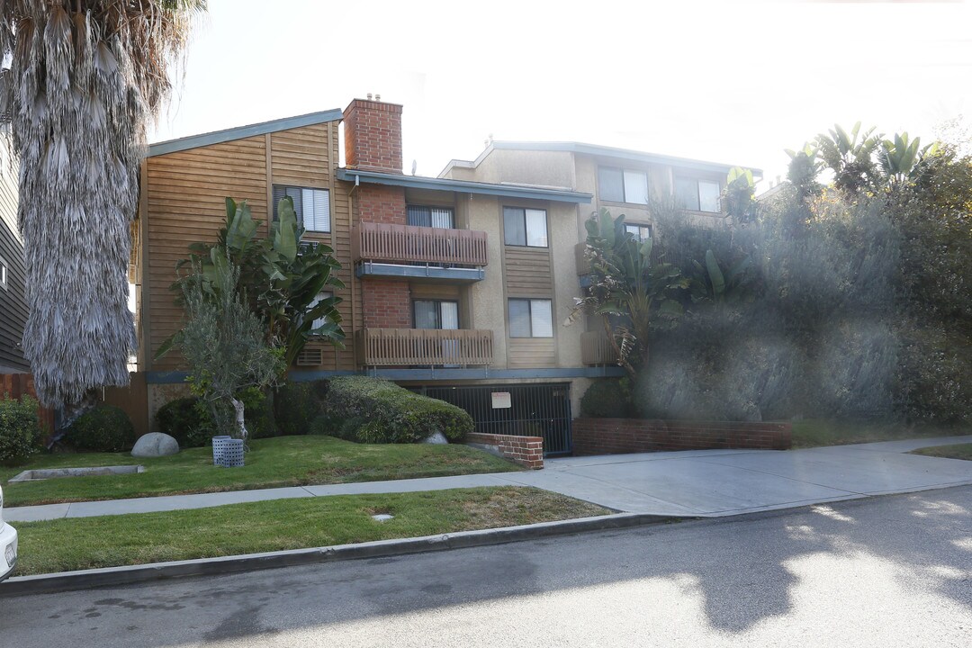The Capri in Los Angeles, CA - Building Photo