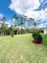 3172 Weston Manor Dr in Alva, FL - Building Photo - Building Photo