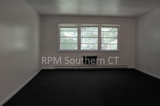 1730 State St in Hamden, CT - Building Photo - Building Photo