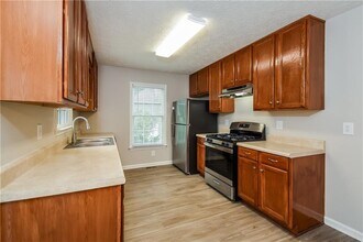 229 Sleepy Hollow Rd in Powder Springs, GA - Building Photo - Building Photo