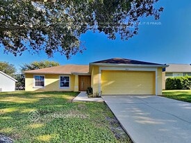 3023 Wentworth Pl in Lakeland, FL - Building Photo