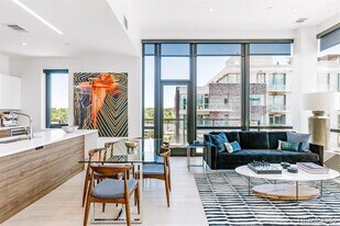 210 St Paul St in Denver, CO - Building Photo