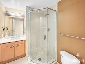 645 Front St in San Diego, CA - Building Photo - Building Photo