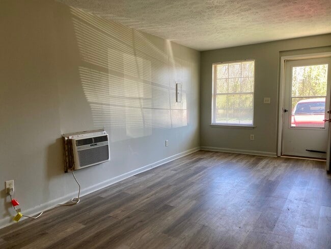 1225 Eastside Ln, Unit 1225 in Madisonville, KY - Foto de edificio - Building Photo