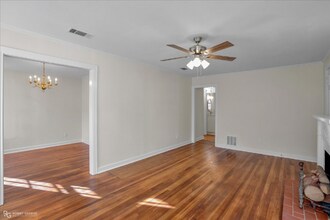 3738 Greenway Pl in Shreveport, LA - Foto de edificio - Building Photo