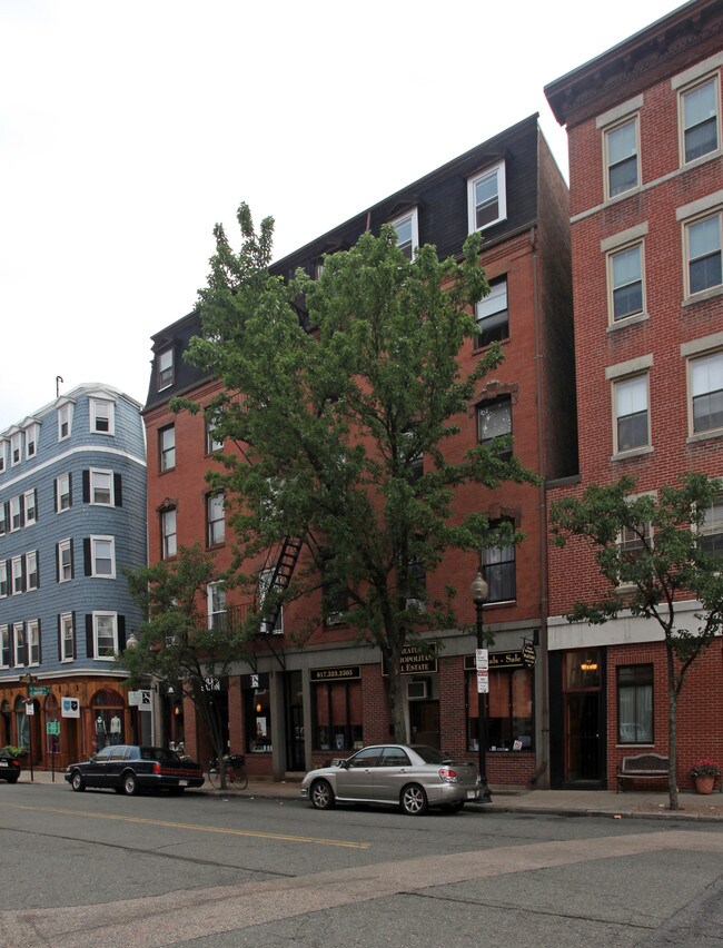 431-439 Hanover St in Boston, MA - Foto de edificio - Building Photo