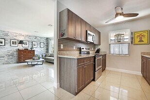 441 NE 24th St in Boca Raton, FL - Building Photo