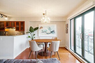 55 Alexander St in Vancouver, BC - Building Photo - Building Photo