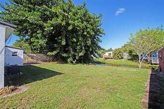 6117 NW 27th St in Margate, FL - Building Photo - Building Photo