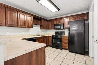 113 Clubhouse Dr in Battle Creek, MI - Building Photo - Building Photo