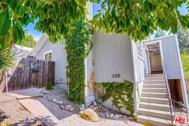 2225 Baxter St in Los Angeles, CA - Building Photo - Building Photo