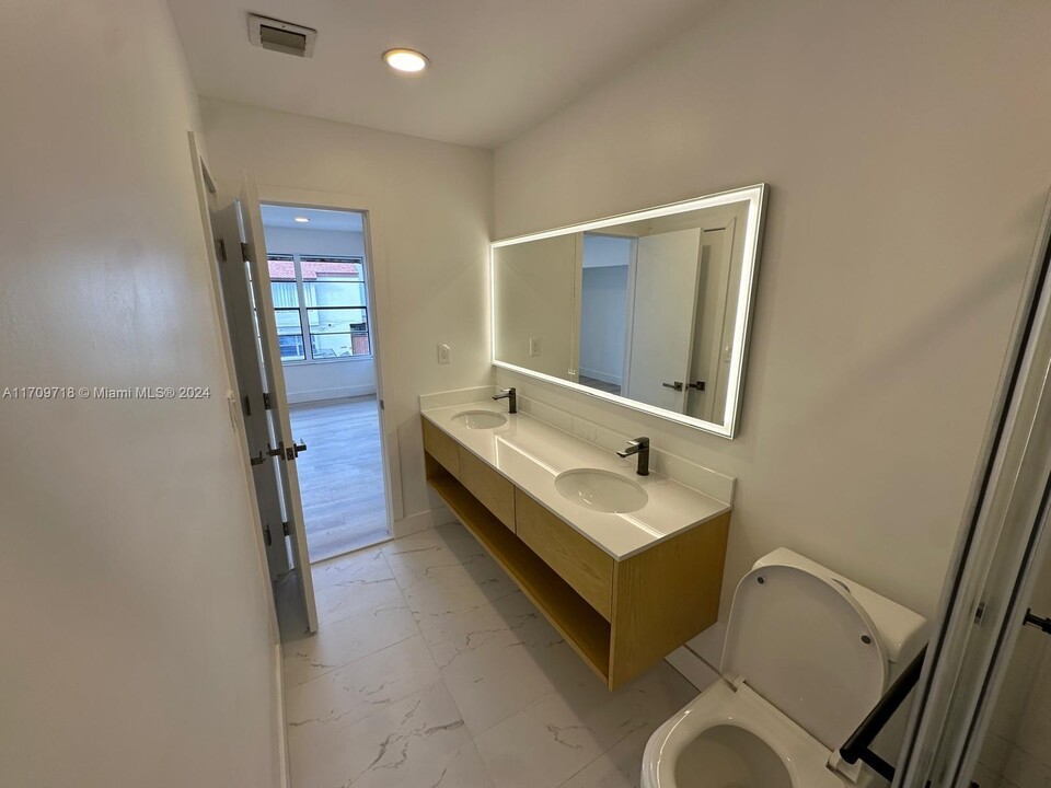 9734 NW 5th Ter, Unit 1 in Miami, FL - Building Photo