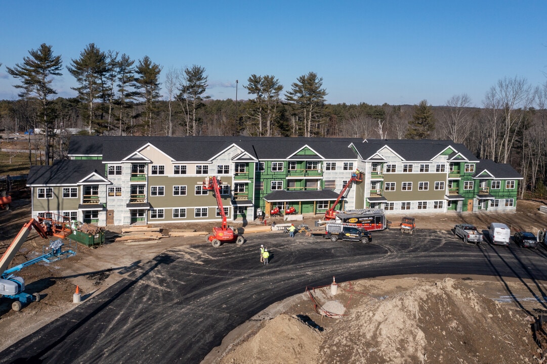 Moorehouse Place in York, ME - Building Photo