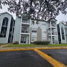 2550 N Alafaya Trail in Orlando, FL - Building Photo - Building Photo