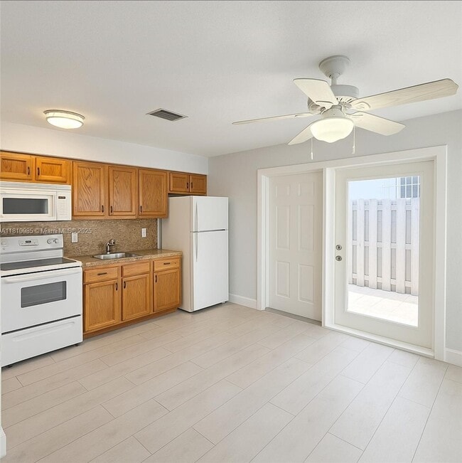 2860 SW 32nd Ave in Miami, FL - Foto de edificio - Building Photo