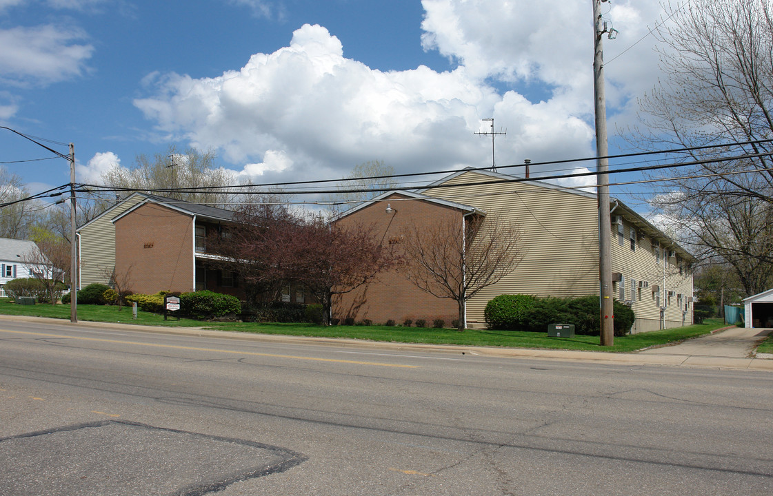 1757 S Arlington St in Akron, OH - Building Photo