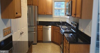 13717 Gullivers Trail in Bowie, MD - Building Photo - Building Photo