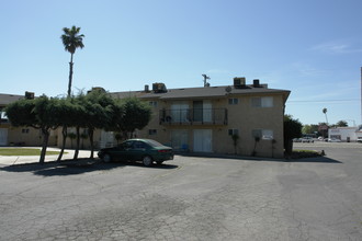 1520-1530 Robertson Blvd in Chowchilla, CA - Building Photo - Building Photo