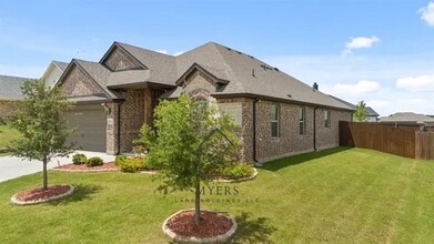 1509 Town Creek Cir in Weatherford, TX - Building Photo - Building Photo