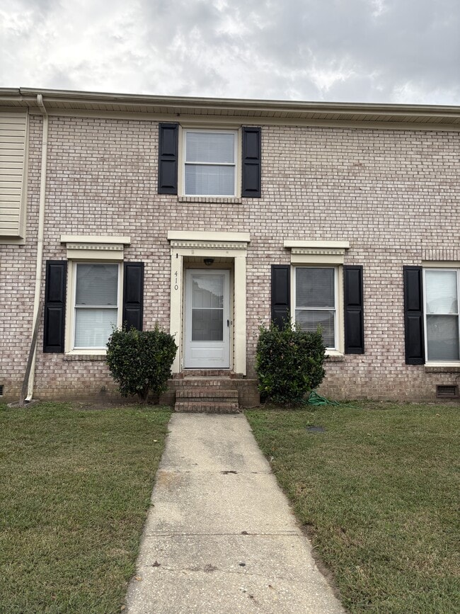 property at 410 Kirkcaldy Ct