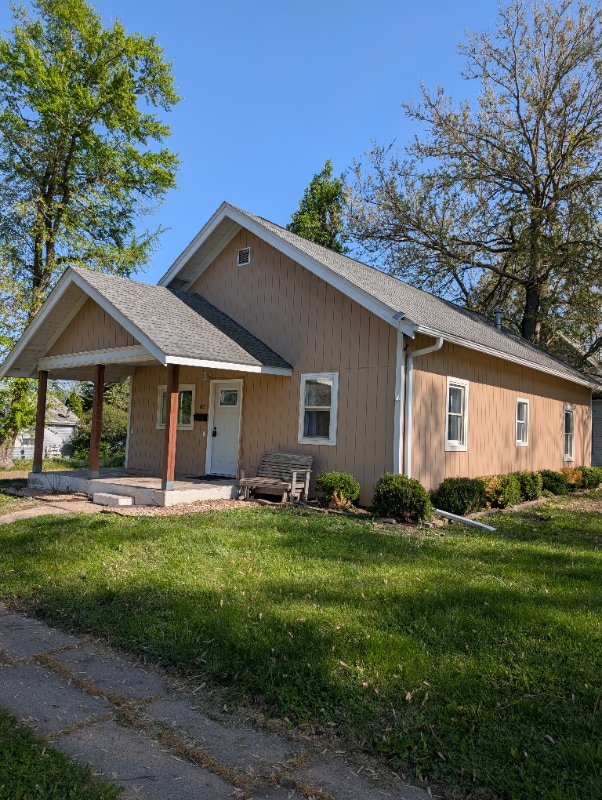 602 8th Ave W in Oskaloosa, IA - Building Photo - Building Photo