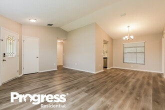 1401 Glenmere Dr in Brandon, FL - Building Photo - Building Photo