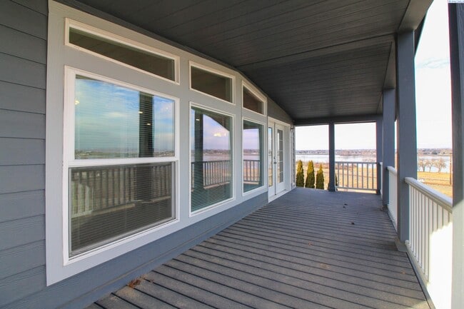 1214 N Morain Loop in Kennewick, WA - Building Photo - Building Photo