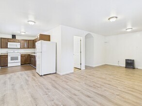 2377 Edsson Ave in North Pole, AK - Building Photo - Building Photo