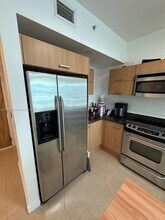 350 S Miami Ave, Unit 1412 in Miami, FL - Building Photo - Building Photo