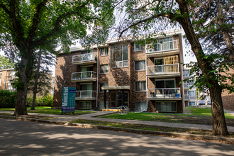 McCam 3 Apartments in Edmonton, AB - Building Photo - Building Photo