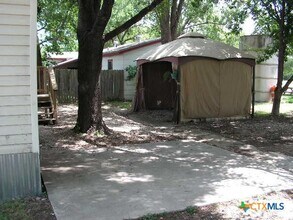 106 GBRV Lp in Canyon Lake, TX - Building Photo - Building Photo