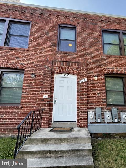 property at 2021 E St NE