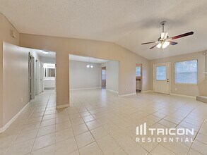 2427 White Horse Rd W in Jacksonville, FL - Building Photo - Building Photo