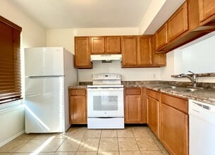 1433 Sangaree Cir in Virginia Beach, VA - Building Photo - Building Photo