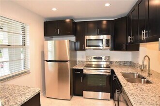 8750 Royal Palm Blvd in Coral Springs, FL - Building Photo - Building Photo