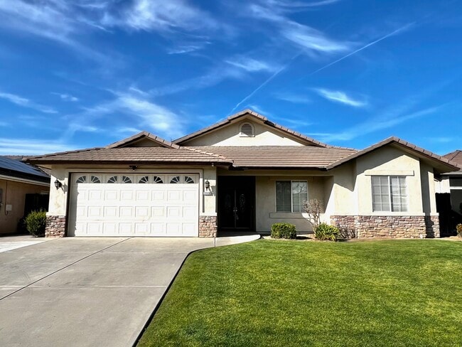 11116 Southwales Ct in Bakersfield, CA - Building Photo - Building Photo