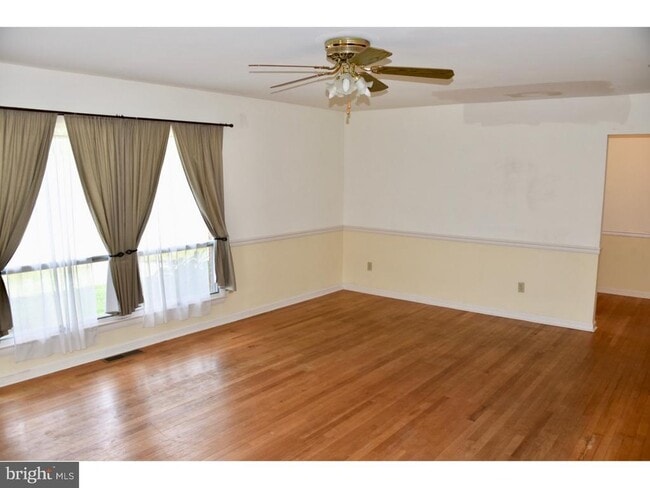 911 Grings Hill Rd in Sinking Spring, PA - Building Photo - Building Photo